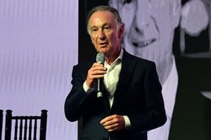 Weiss agradeció especialmente a Octavio Benuzzi la organización del Foro en un país que tiene un déficit habitacional de 3,5 millones de viviendas. Foto: Flavio Raina