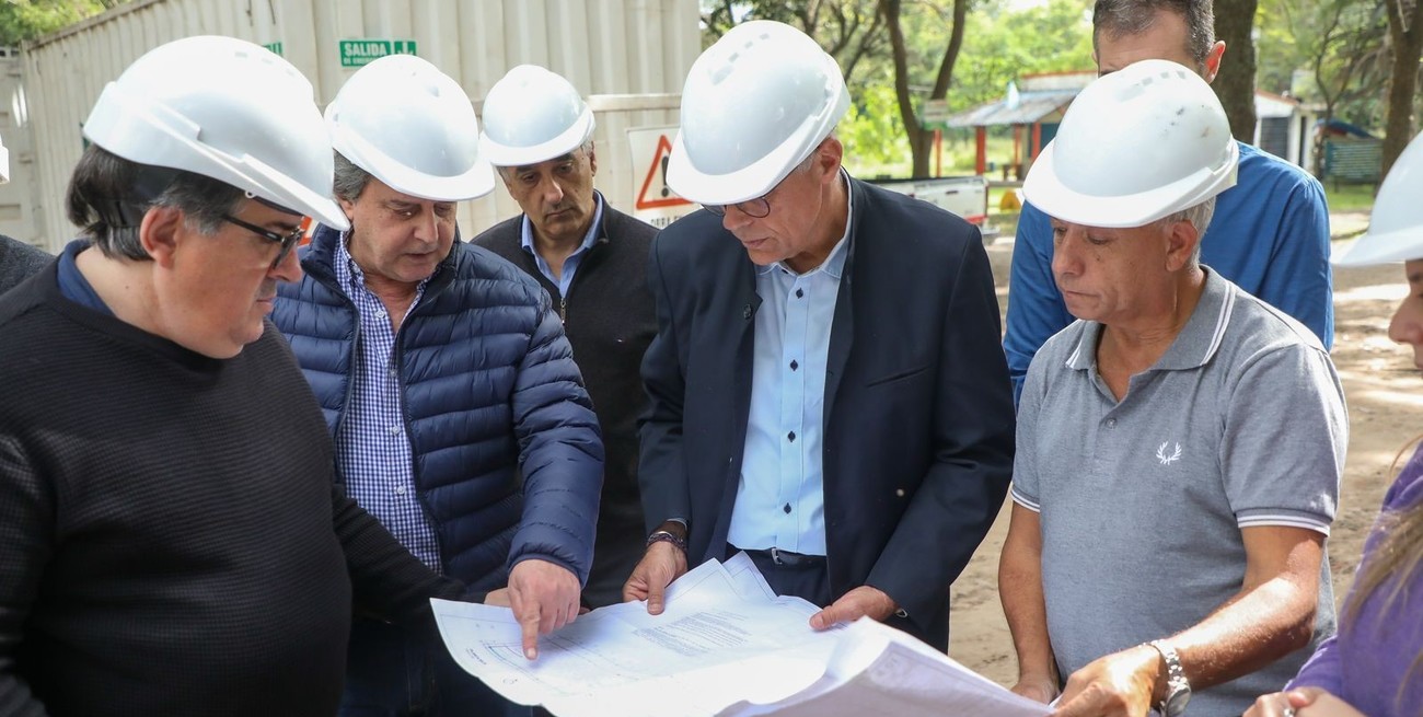 Una comitiva internacional recorrió el avance de las obras en La Esmeralda de la ciudad de Santa Fe