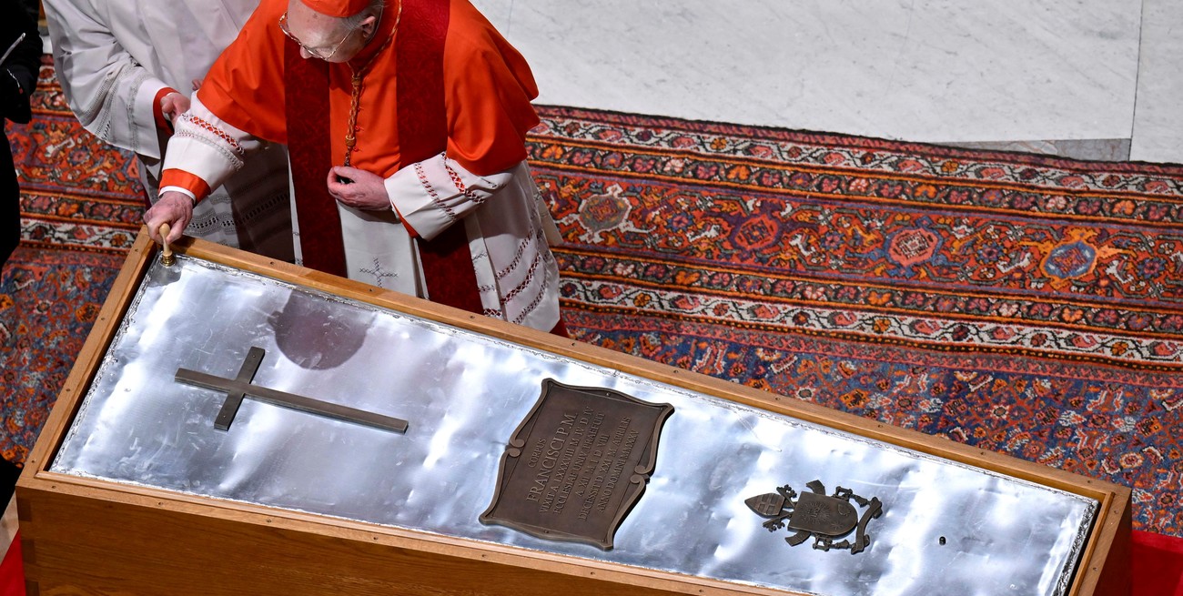 250 mil fieles pasaron por el Vaticano en el último adiós al papa Francisco