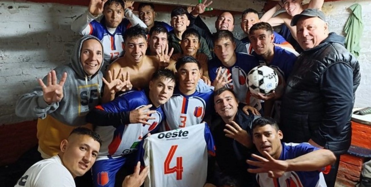 La "naranja mecánica" está en Gálvez y se llama Barrio Oeste: ganó los 4 partidos y es líder