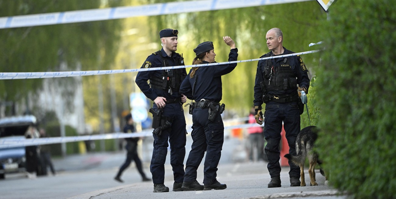 Tiroteo en Suecia: al menos tres muertos y el atacante huyó en monopatín
