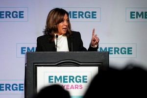 La vicepresidenta acusó a Trump de haber "abandonado" los valores estadounidenses.