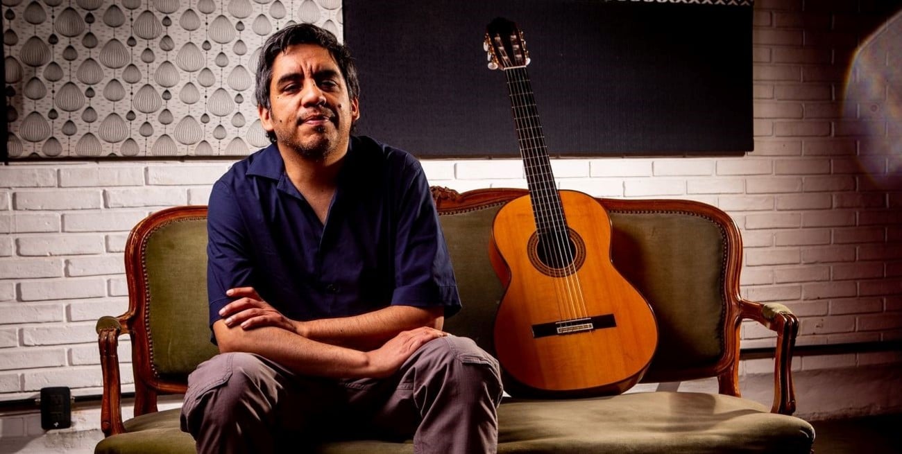 "Chango" Torres: redescubrir las raíces con guitarra y voz

