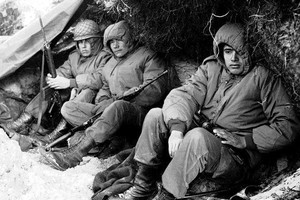 "(...) Qué vivo, él cazando pajaritos y carpinchos en la isla y los otros en medio de una guerra, helados, luchando por recuperar esas otras islas que son una parte de la Patria".