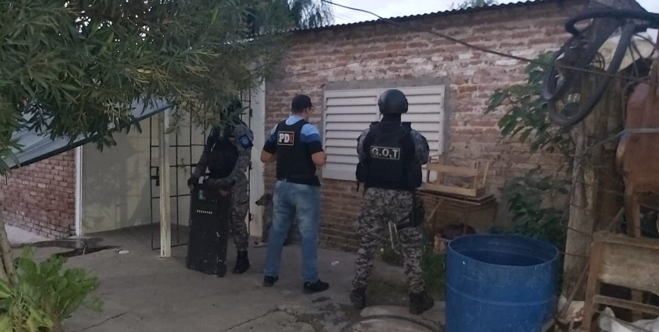 Dos hermanos fueron detenidos por una tentativa de homicidio en barrio Los Hornos