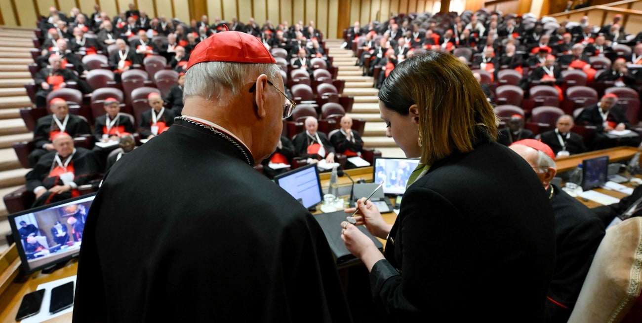 Destruyeron el anillo y el sello de plomo que utilizaba el papa Francisco: los detalles de esta tradición