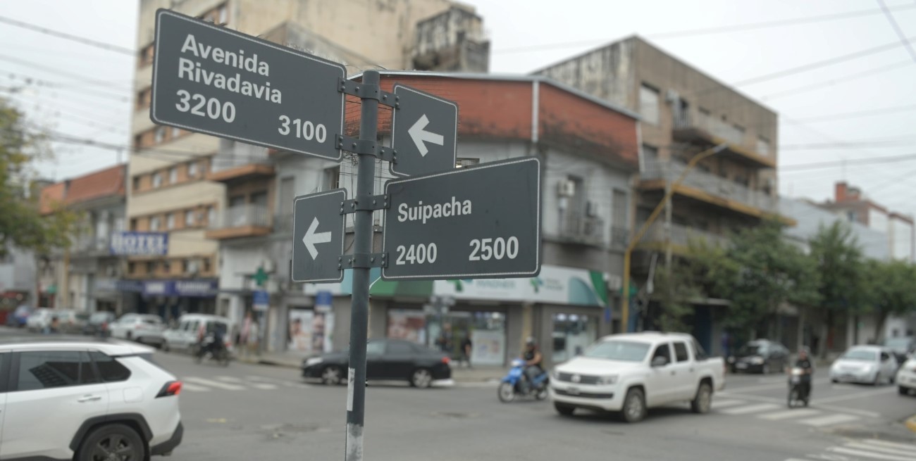 Piden habilitar el giro a la derecha en la esquina de Rivadavia y Suipacha
