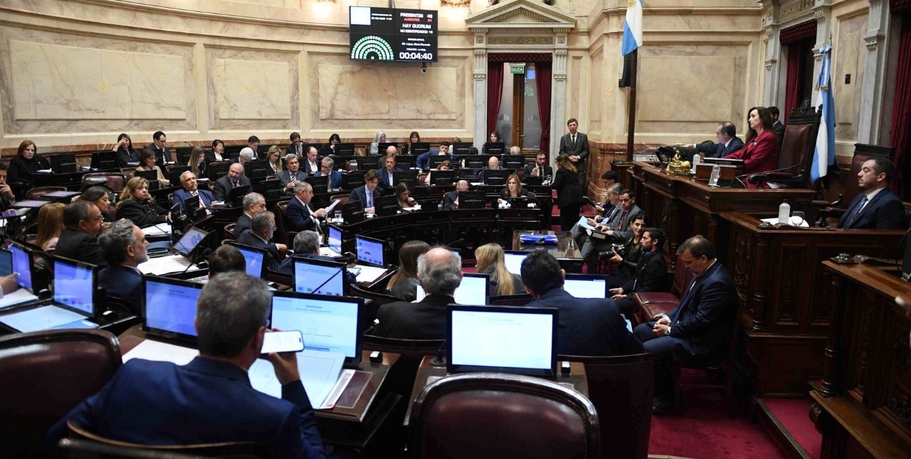 Ficha Limpia se quedó en el intento y disparó sospechas y acusaciones