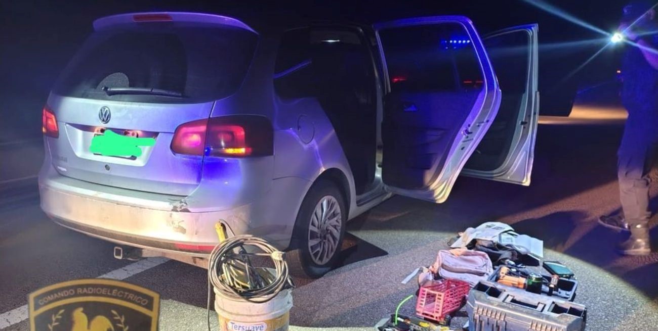 Ladrón "solidario": robó un auto en Las Toscas y en la huida subió a un estudiante que hacía dedo