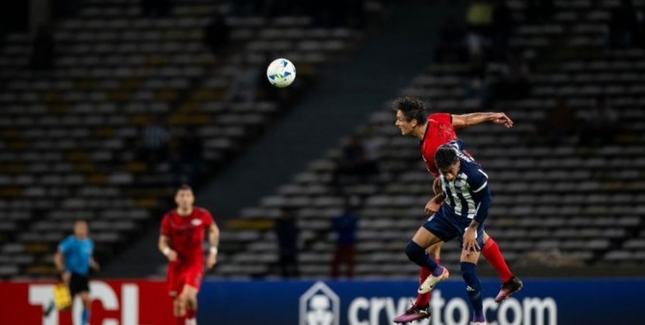 Talleres igualó ante Libertad y quedó al borde de la eliminación