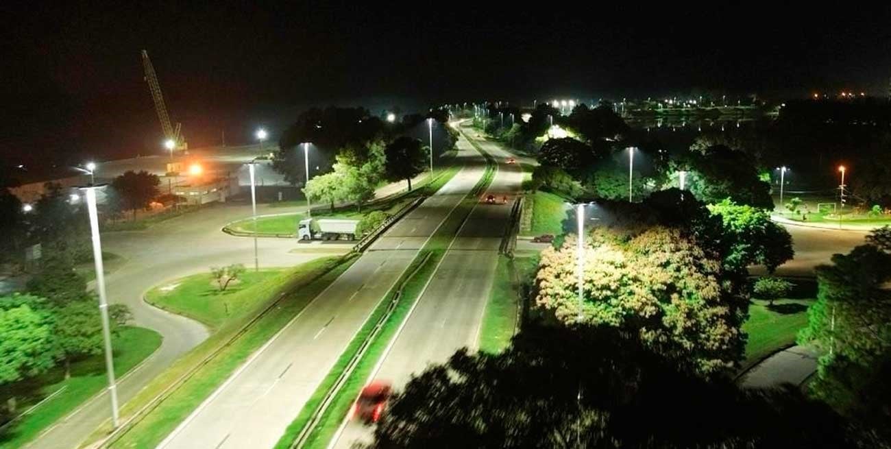 El gobierno provincial avanza con la nueva iluminación led en Circunvalación Santa Fe