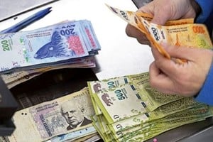 Desde diciembre de 2023 los salarios perdieron casi 25% frente a la inflación. Gentileza