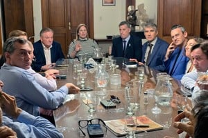La reunión entre ministros y senadores provinciales.