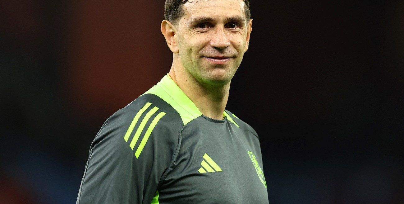 Emiliano Martínez se emociona en su posible último partido con Aston Villa