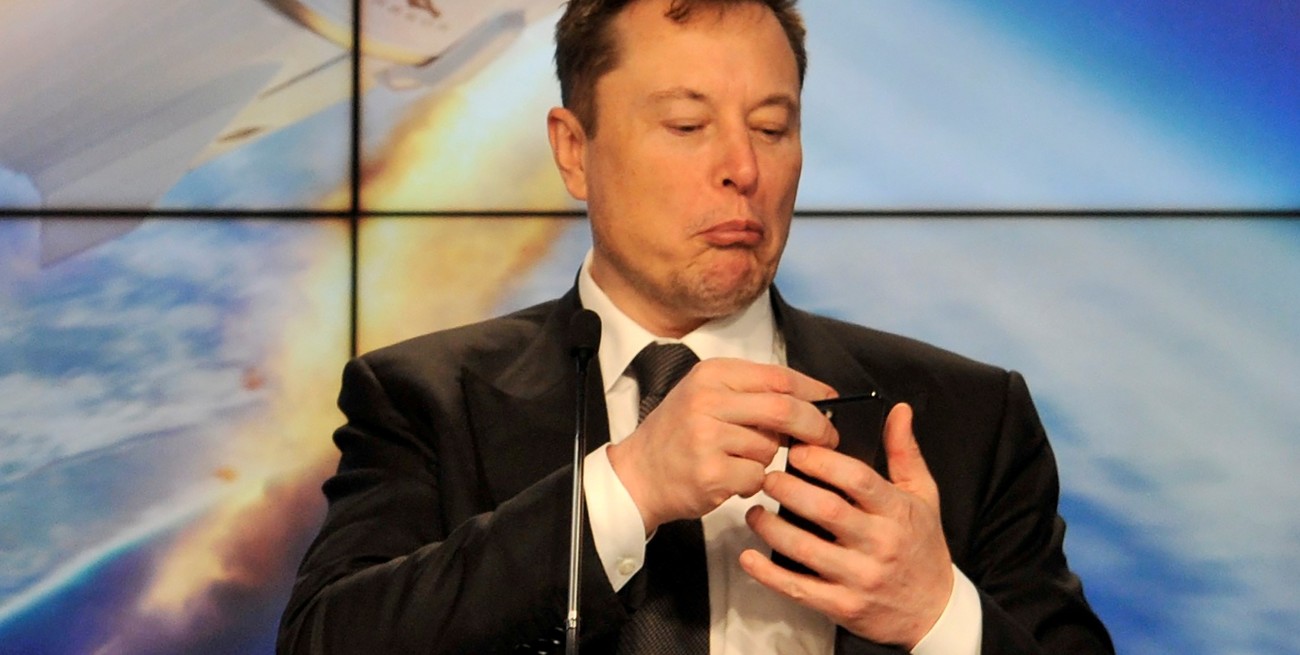 "Alucinó" Grok: la IA de Elon Musk, viralizó una teoría conspirativa racial sobre Sudáfrica