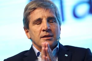 Luis Caputo, ministro de Economía de Argentina. Foto: Reuters