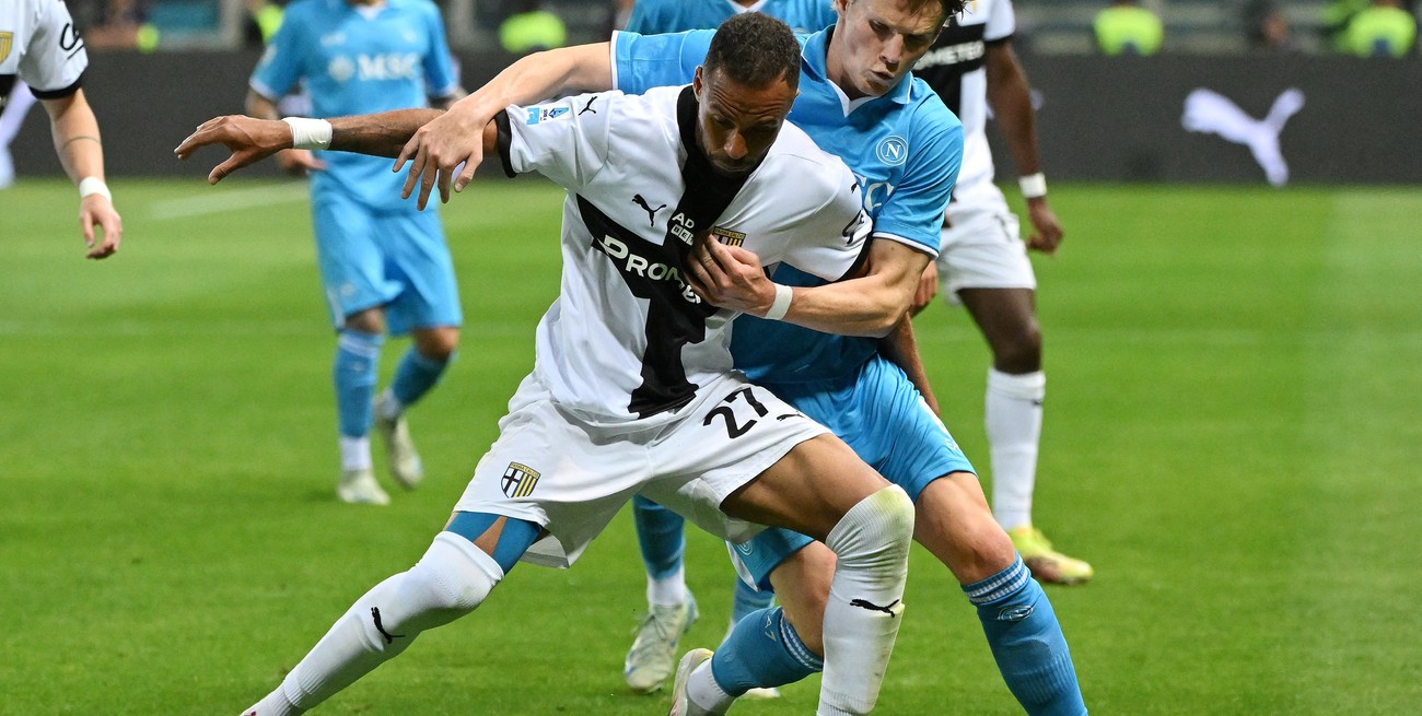 Napoli empató con el Parma y quedó a un paso del título