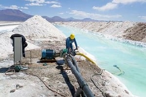 En Argentina se espera una producción de litio en 131.000 toneladas en 2025, un 75% por encima de los volúmenes de 2024.