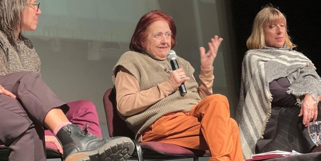 Chiqui González presentó en Firmat "La Sociedad del Afecto"