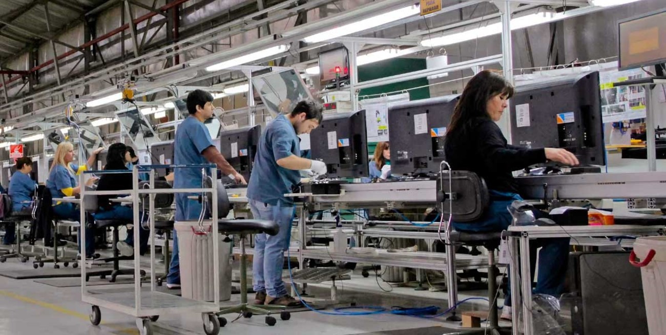 El salmón y los submarinos nucleares detrás de la baja de aranceles a celulares