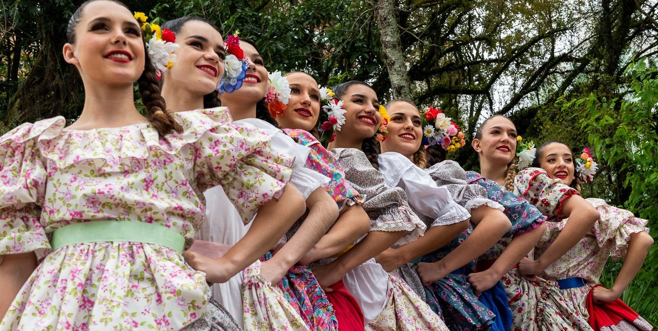 Con 47 Años de Trayectoria, el Ballet El Trébol Anuncia su Gira Europea