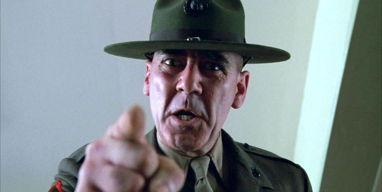 "La naranja mecánica" y "Nacido para matar": espejos del presente

