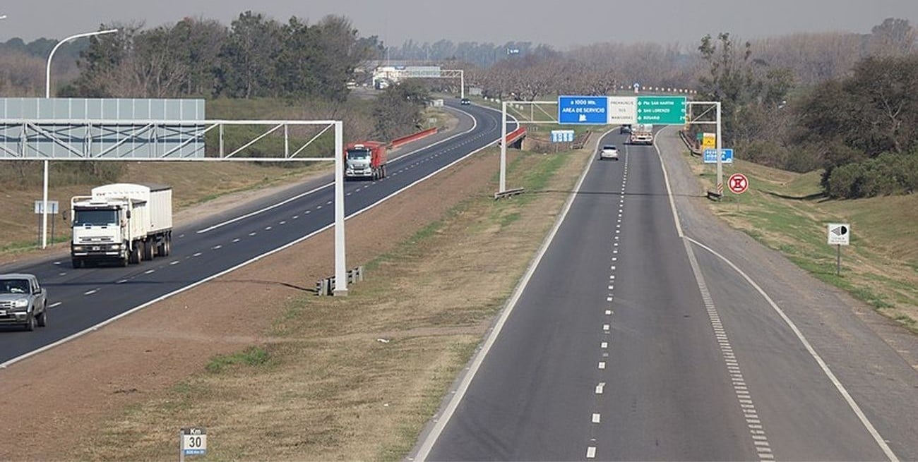 Condenado por intentar asfixiar a una mujer en un puente de la autopista Santa Fe-Rosario