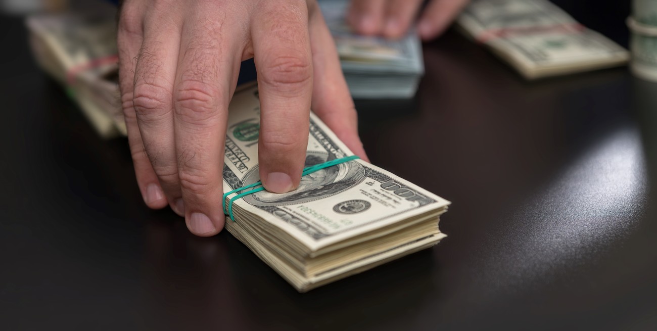 El gobierno lanzó un plan para el blanqueo de dólares 