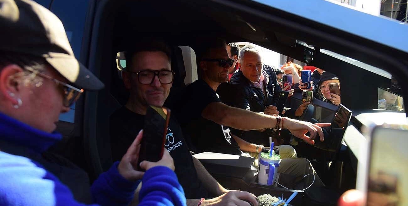 Una Cybertruck revoluciona la ciudad de Córdoba 
