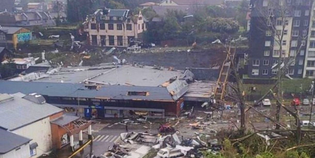 Un tornado causó destrozos en el sur de Chile y rige alerta por trombas marinas