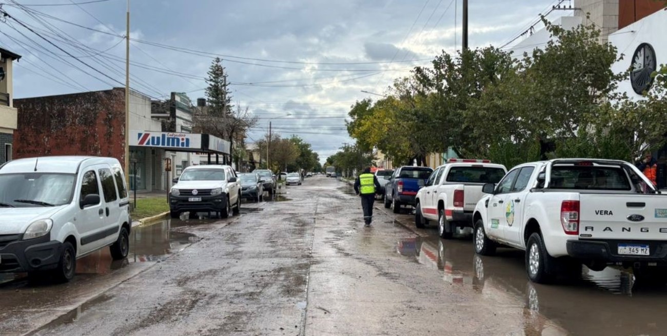 Temporal histórico en Vera: desde Provincia destacaron el rol de las obras "para que escurra más rápido el agua"
