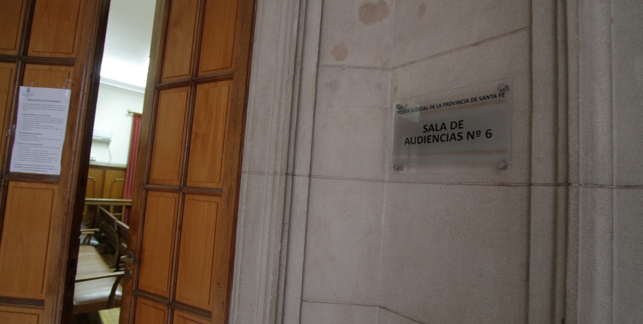 Imputaron por tentativa de femicidio y de aborto al policía que le disparó a su pareja embarazada