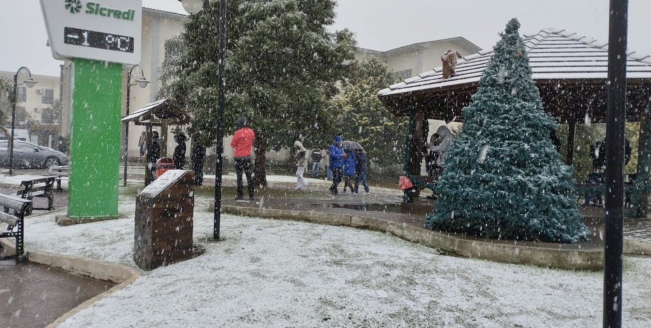 El sur de Brasil se dirime entre una esperada nevada y un fuerte temporal de viento
