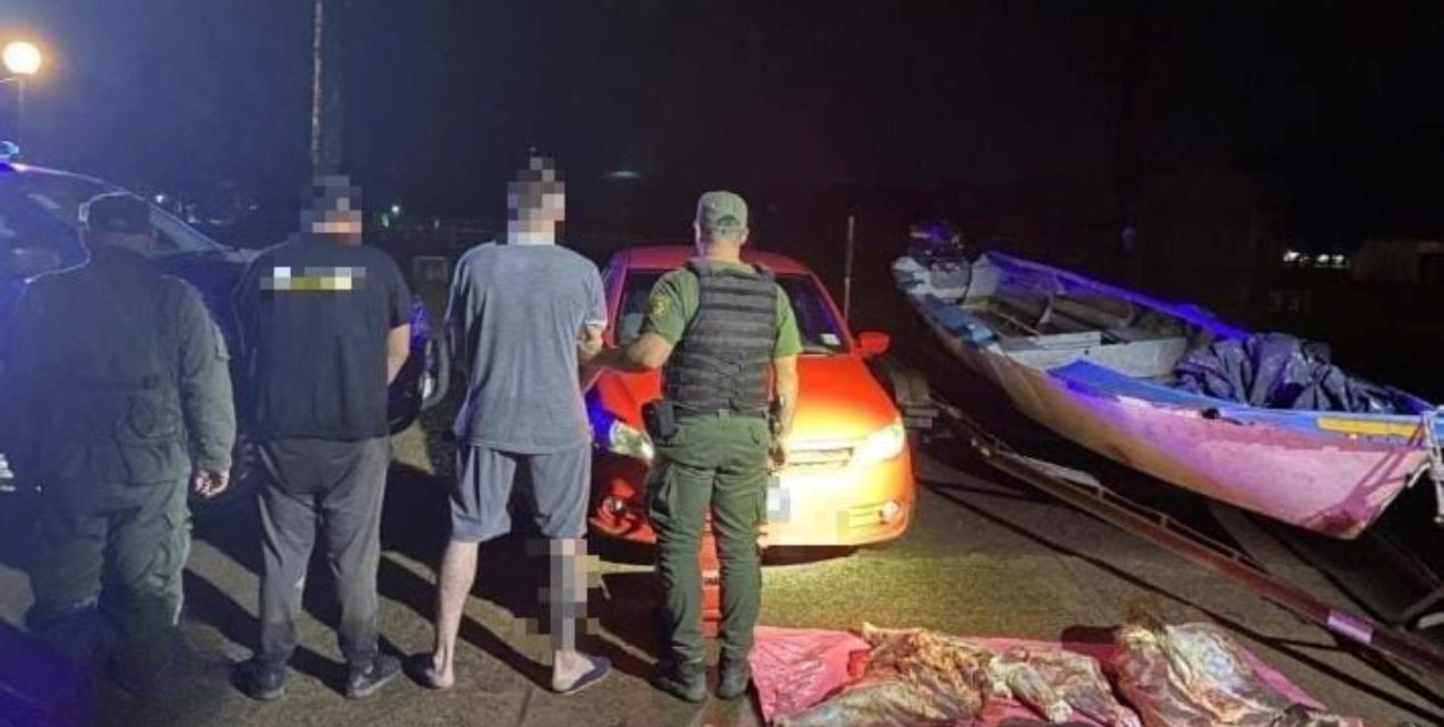 Sorprendidos cuando bajaban desde una piragua carne faenada clandestinamente