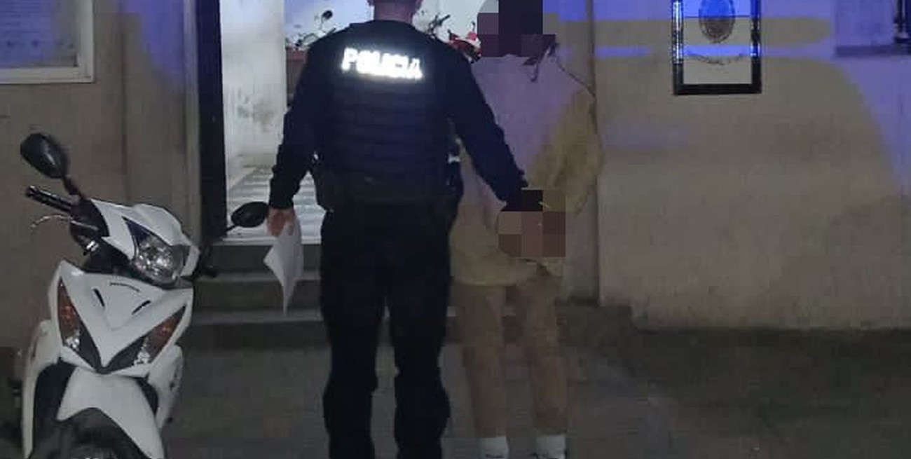 Borracho y causando problemas en un colectivo de la Línea 13