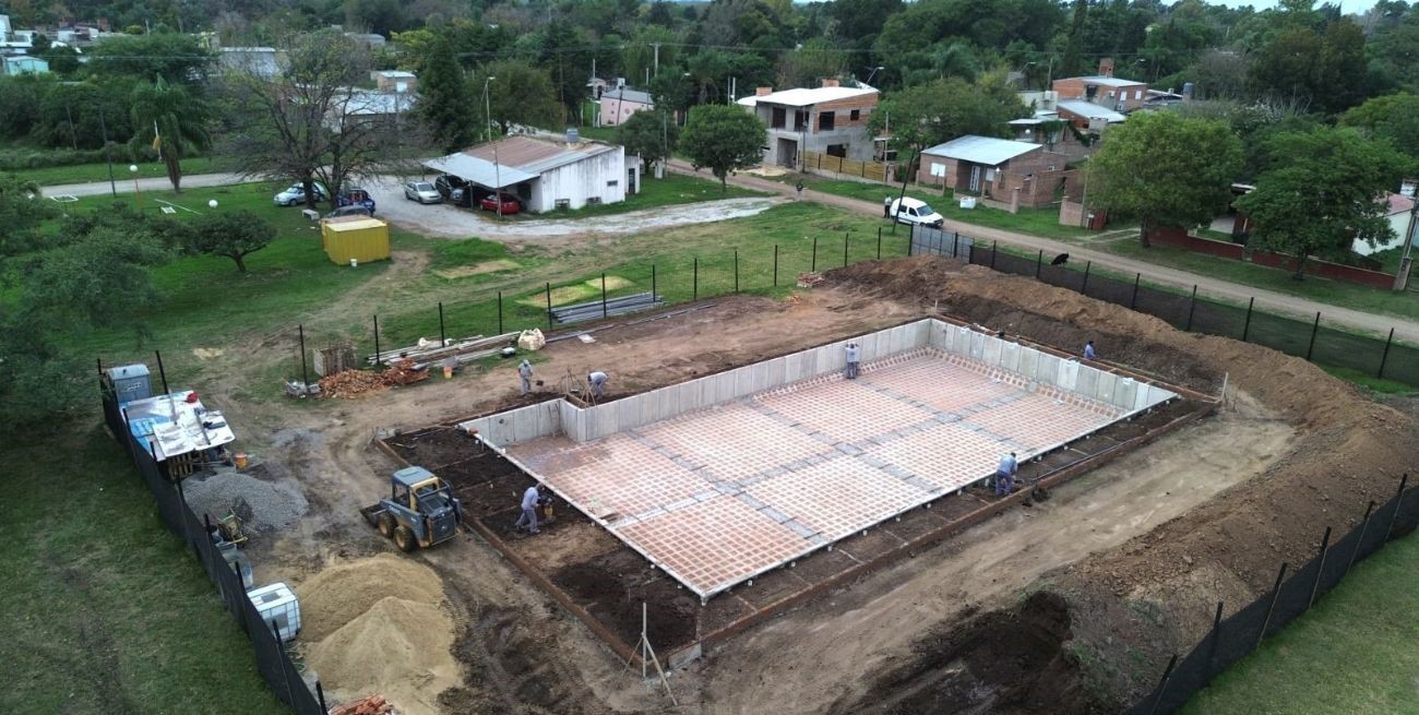 Construyen una pileta pública en Sauce Viejo

