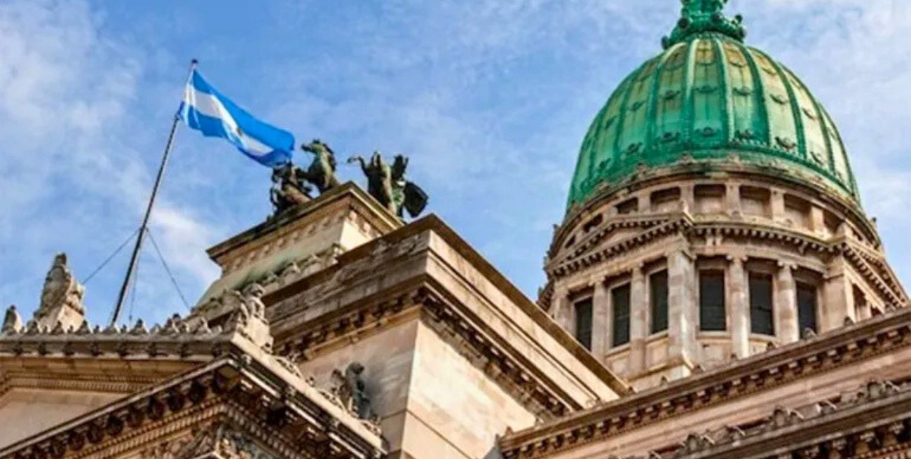 Trabajadores del Congreso alcanzan un acuerdo salarial y los senadores se benefician con un aumento