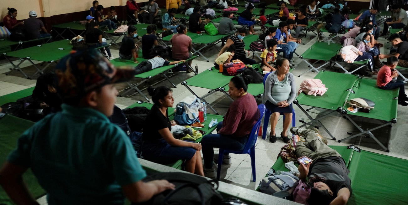 Guatemala: cientos de evacuados tras una nueva erupción del Volcán de Fuego