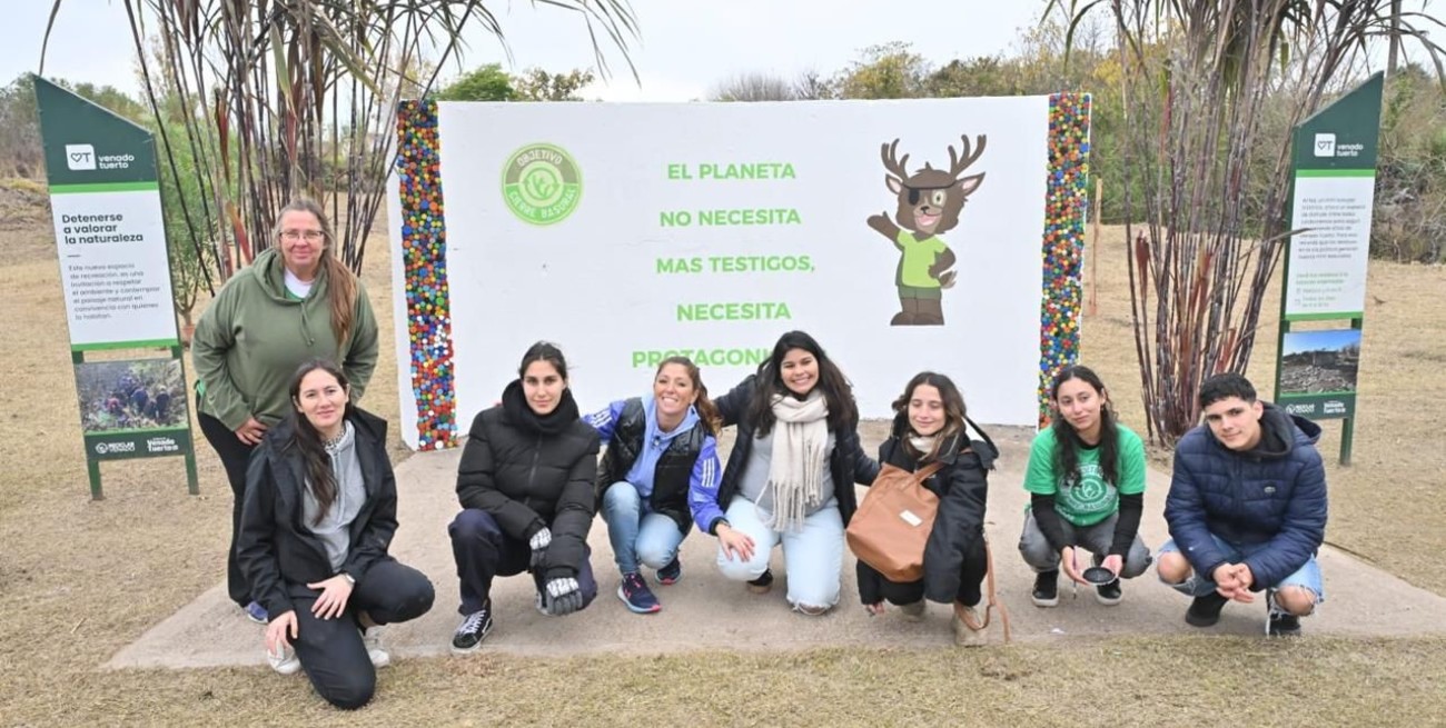 Galnares: “De un mini basural a una plaza con mural reciclado”
