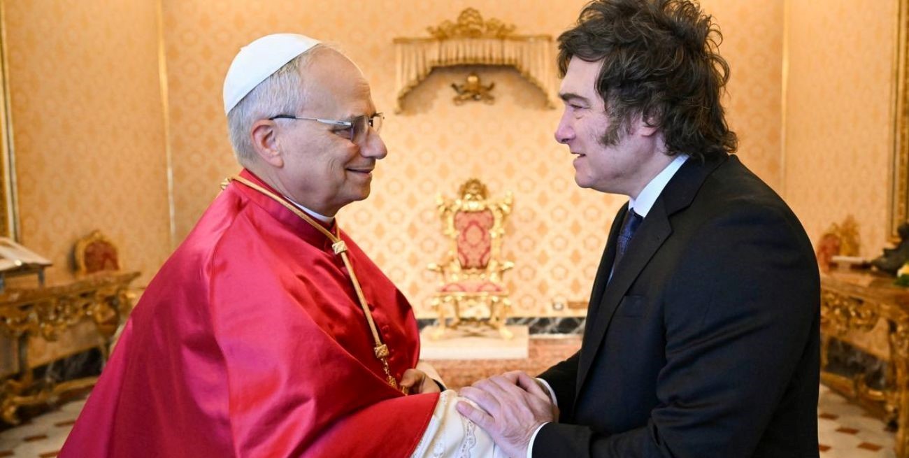 Qué obsequios intercambiaron Milei y el Papa León XIV en el Vaticano
