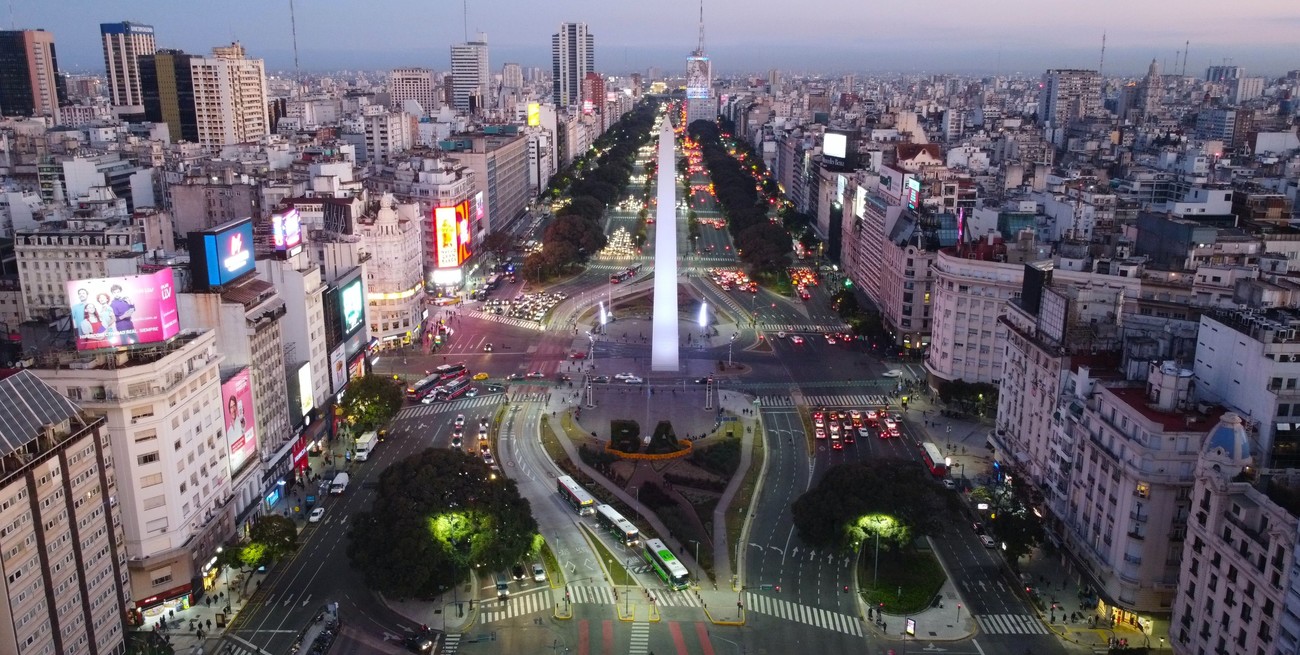 Estafadores santafesinos reservaron un hotel en Buenos Aires y pagaron con cuentas robadas