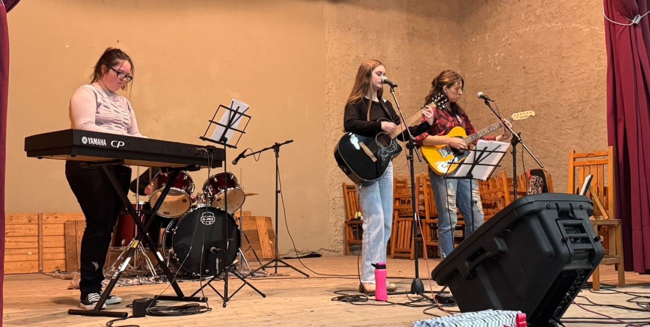 Emotivo show de la banda juvenil de Pilar