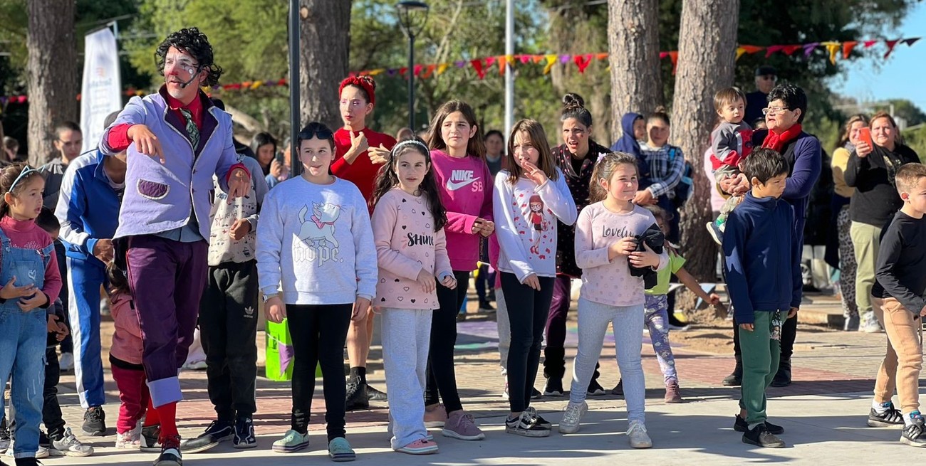 La Comuna de Santa Rosa de Calchines inauguró un nuevo playón multipropósito