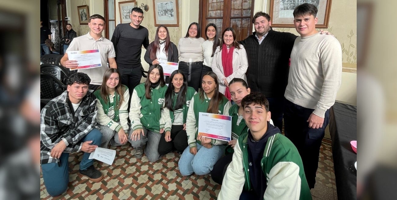 La intendente Ana Maribel González acompañó a jóvenes Sanjavierinos en la entrega de aportes del programa Eureka
