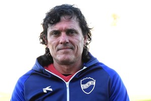 Adrián Gorostidi, de 52 años, con pasado dirigiendo al conjunto del sur rafaelino.