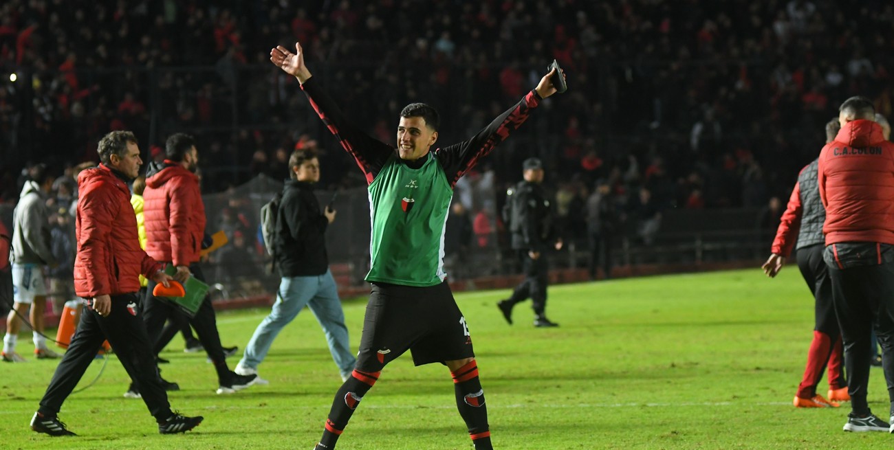 Colón: ¿avanza lo de Forneris a Racing?; Sanguina estará parado por 5 meses