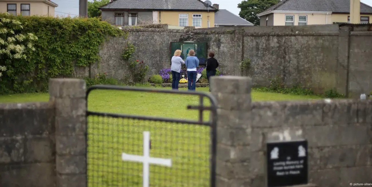 Irlanda inicia las exhumaciones de casi 800 bebés y niños hallados en un antiguo albergue religioso