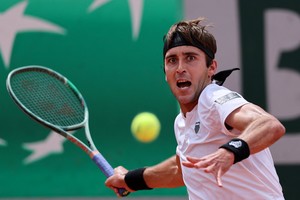 Etcheverry ganó en Halle y Cerúndolo sufrió su tercera caída al hilo. Foto: Reuters