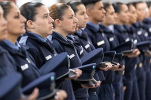 Las mujeres policías también se sumarán a los concursos de ascensos del año último. Foto: El Litoral 