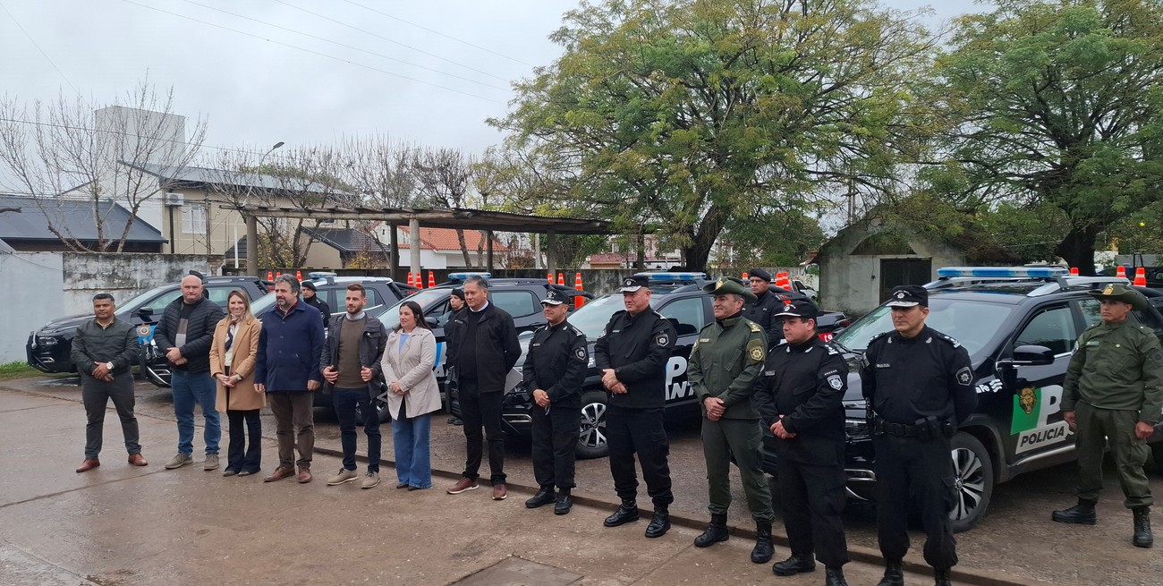 Traslado de detenidos, entrega de móviles y firma de convenios en la Unidad Regional XIV